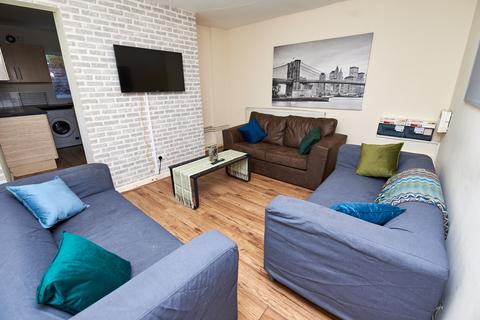 5 bedroom maisonette to rent, 211a, Mansfield Road, Nottingham, NG1 3FS
