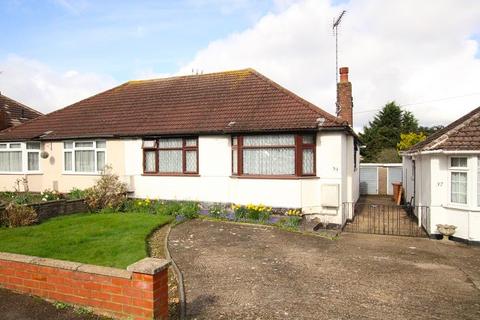 2 bedroom bungalow for sale - Greenfield Avenue, Watford WD19