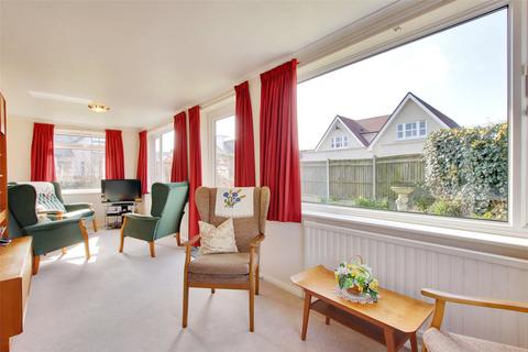 4 Hadley Close, Meopham, Gravesend, DA13 0NX