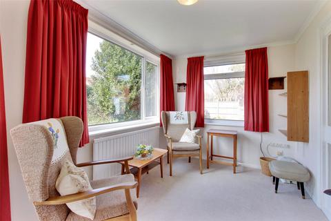4 Hadley Close, Meopham, Gravesend, DA13 0NX
