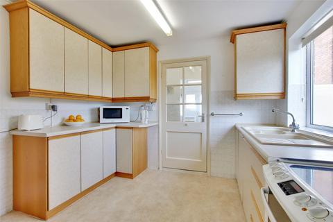 4 Hadley Close, Meopham, Gravesend, DA13 0NX