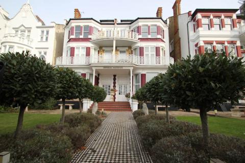 1 bedroom apartment for sale, Westcliff Parade, Westcliff On Sea