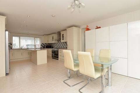 4 bedroom bungalow for sale, First Marine Avenue, Barton on Sea, New Milton, Hampshire, BH25
