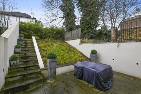 2 bedroom terraced house to rent, Parkhill, London NW3