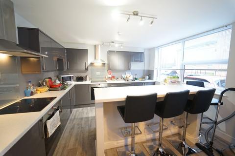 2 bedroom flat to rent, Room 4 & 5 Flat 6, 10 Middle Street, Beeston, Nottingham, Beeston, NG9 1FX