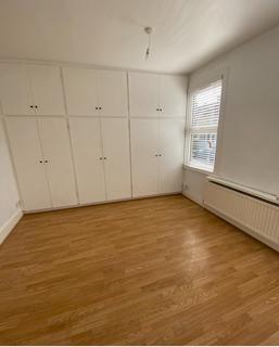 2 bedroom terraced house to rent - Stoneycroft Road, Woodford Green, IG8