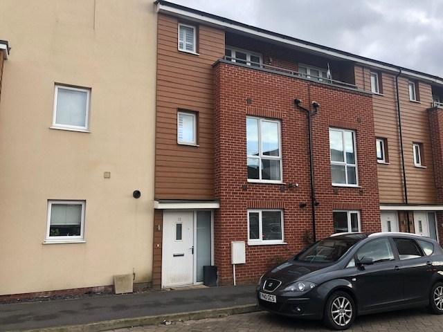 Mid-Terrace Town House, Situated in Bowling Green
