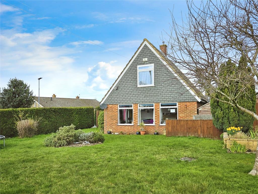 Hubbard Close, Wymondham, Norfolk, NR18 3 bed house for sale £300,000