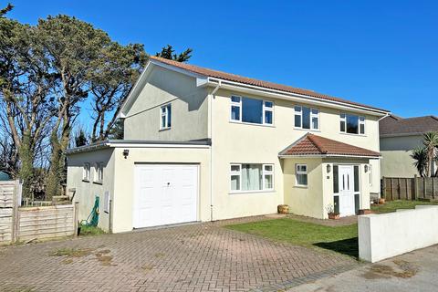 4 bedroom detached house for sale, 7 Clos Carre, Alderney  GY9