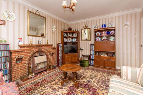 1 Trueman Close, Blean, Canterbury, CT2 9HB
