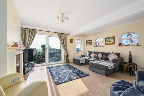 3 bedroom bungalow for sale, Cissbury Crescent, Brighton, East Sussex, BN2