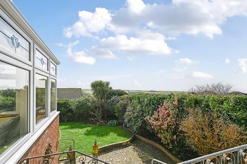 3 bedroom bungalow for sale, Cissbury Crescent, Brighton, East Sussex, BN2