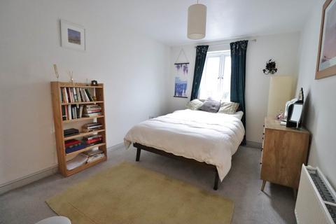 2 bedroom flat for sale, Maurice Way, Marlborough, SN8 3LG