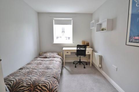 2 bedroom flat for sale, Maurice Way, Marlborough, SN8 3LG