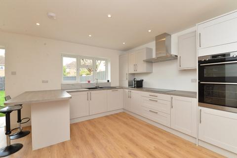 4 bedroom semi-detached house for sale, Winchester Road, New Milton, Hampshire, BH25