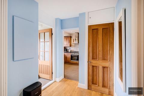 1 bedroom flat for sale, Loughton IG10