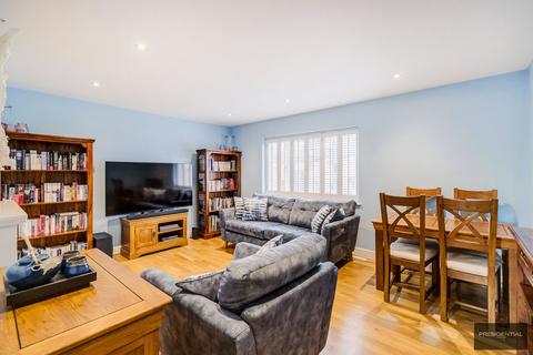 1 bedroom flat for sale, Loughton IG10