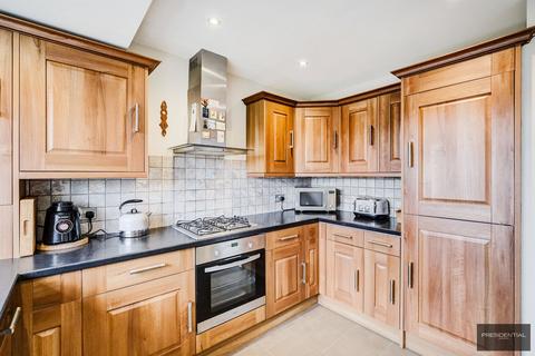 1 bedroom flat for sale, Loughton IG10