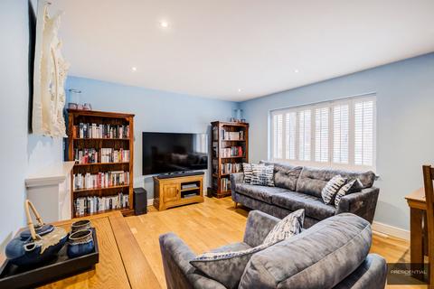 1 bedroom flat for sale, Loughton IG10