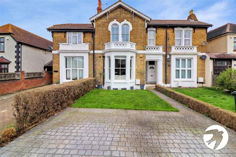 4 bedroom terraced house for sale, Park Crescent, Lesney Park, Erith, Kent, DA8