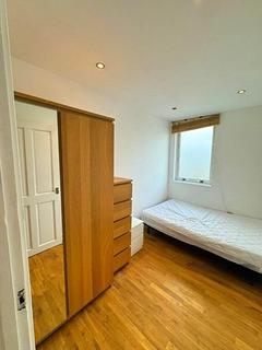 3 bedroom flat to rent, Fenwick Place, Clapham, SW9