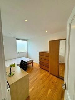 3 bedroom flat to rent, Fenwick Place, Clapham, SW9