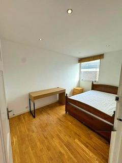 3 bedroom flat to rent, Fenwick Place, Clapham, SW9