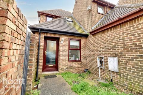 1 bedroom end of terrace house for sale, Normanwood court, Sheerness