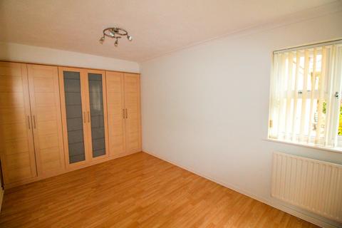 2 bedroom flat for sale, Frinton Road, Holland-on-Sea