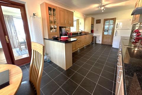 48 Beeching Drive, Lowestoft, NR32 4TB