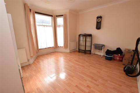 4 bedroom terraced house for sale, Cambridge Road, Ilford, IG3