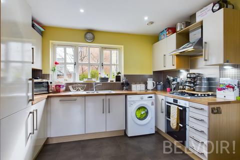 24 Green Moors, Lightmoor, Telford, TF4 3TB