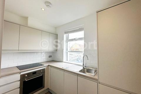 2 bedroom flat to rent, Leytonstone Road, London E15