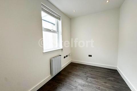 2 bedroom flat to rent, Leytonstone Road, London E15