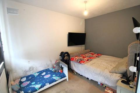 2 bedroom flat for sale, Harlington UB3