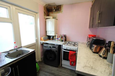 2 bedroom flat for sale, Harlington UB3