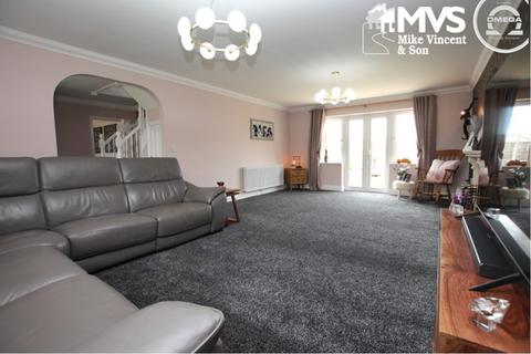 3 bedroom detached house for sale, St Johns Road, Clacton-on-Sea