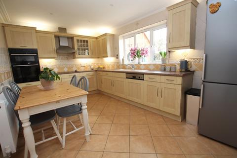 3 bedroom detached house for sale, St Johns Road, Clacton-on-Sea