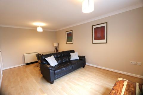 2 bedroom flat to rent, Birch End, Warwick, CV34