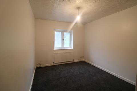 2 bedroom flat to rent, Godstone Road, Purley CR8