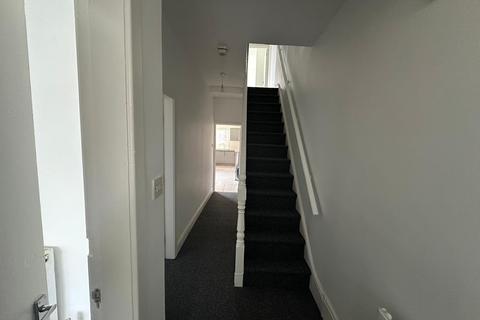 3 bedroom end of terrace house to rent - Great Western Street, M14 4RA