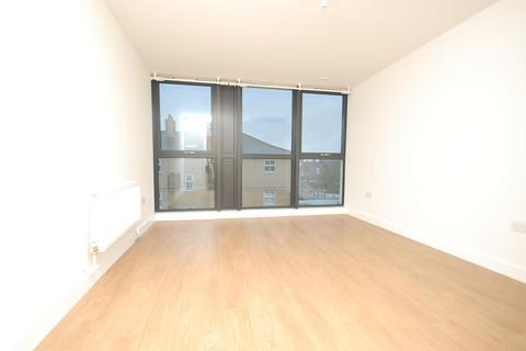 2 bedroom apartment to rent - Town Hall, CM15