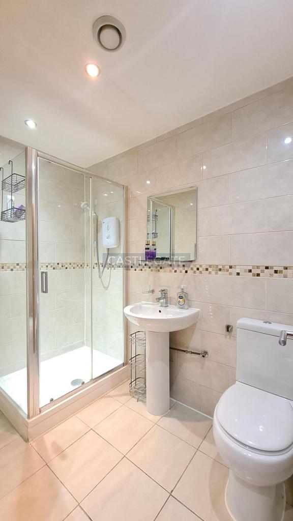 Westgate Apartments, Room 9, Temple Close, Hudders