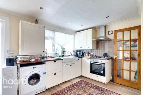 3 bedroom semi-detached house for sale, Wood End Green Road, Hayes