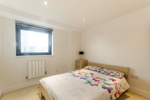 2 bedroom flat for sale, Millharbour, Canary Wharf, London, E14