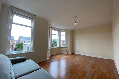 2 bedroom flat to rent, Southport PR8
