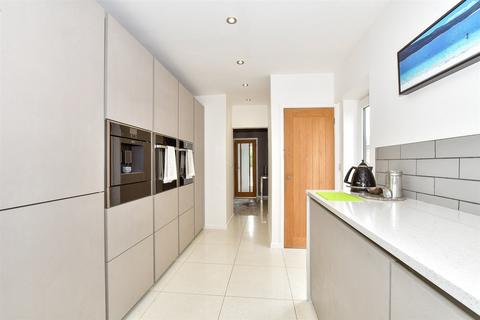 19 Devon Gardens, Birchington, CT7 9SR