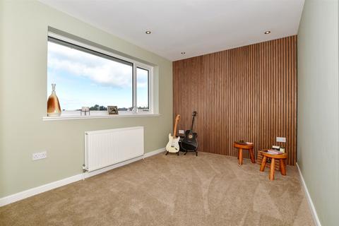 19 Devon Gardens, Birchington, CT7 9SR