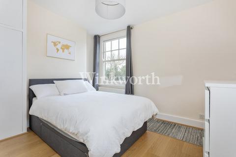11d Selborne Road, London, N14 7DD
