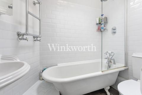 11d Selborne Road, London, N14 7DD